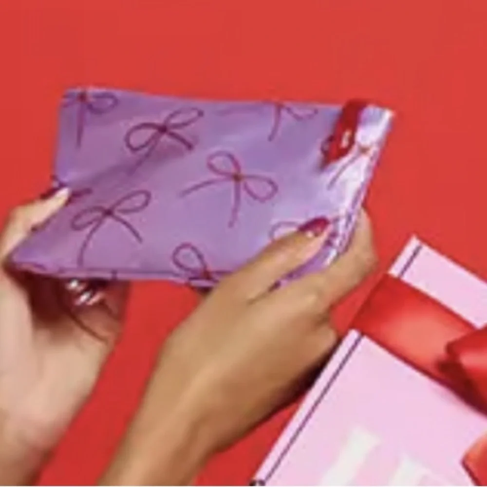 Ipsy ‘Sparkle & Joy’ Cosmetic Glam Bag